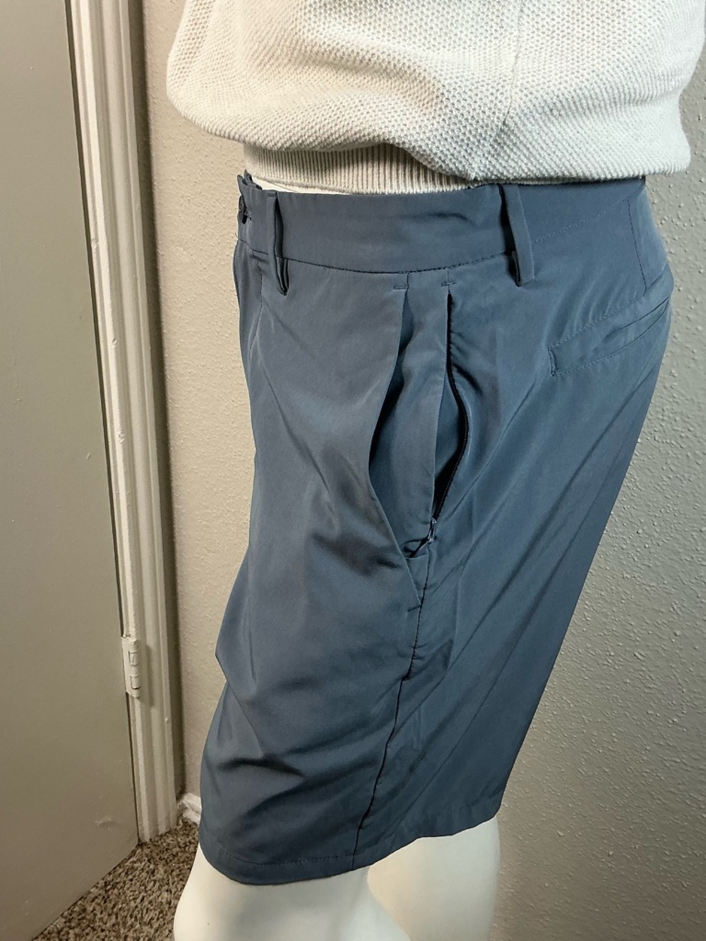 Old Navy Men's Flat-Front Shorts in Slate Blue - Picture 4 of 9